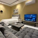 استديو هادئ بدخول ذاتي