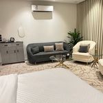 استديو هادئ بسرير ماستر