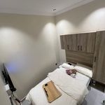 استديو باثاث مريح وبسيط