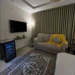 استديو بسرير ماستر وجلسة جانبية