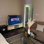 استديو هادئ بسرير ماستر