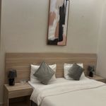 استديو بأثاث مريح وبسيط