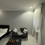 استديو بسرير ماستر وجلسه جانبيه