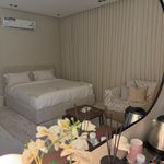استديو هادئ بسرير ماستر
