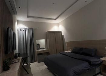 استديو بأثاث مريح وبسيط 