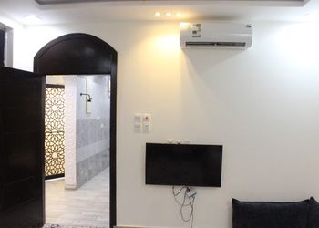 شاليه بمسطح اخضر وجلسة خارجية