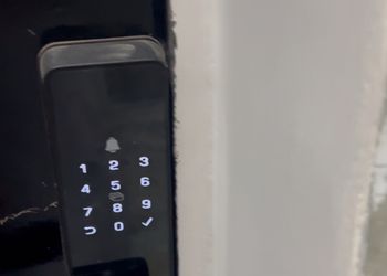 شقة بغرفتين نوم وصالة