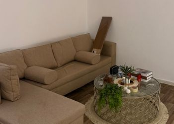 استديو بسرير ماستر وجلسة جانبية 