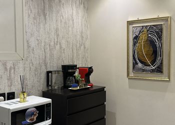استديو بسرير ماستر وجلسة جانبية 