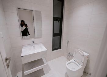 شقة بغرفتين نوم وصالة 