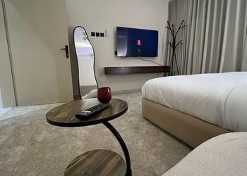 استوديو بدخول ذاتي