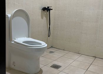 شاليه بألعاب أطفال ومسبح