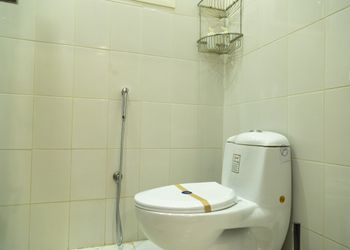 شقة بغرفة جلوس وثلاث غرف نوم 