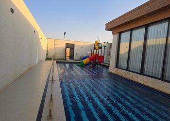 شاليه بألعاب مائية ومسبح