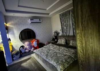استديو هادئ بدخول ذاتي 