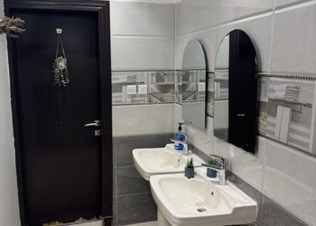 استديو بسرير ماستر وجلسة جانبية 