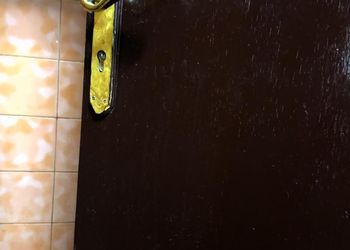استديو بسرير ماستر وجلسة جانبية