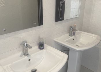 استراحة بمسطح اخضر ومجلس