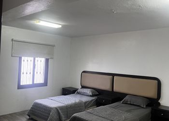 فيلا ببلكونه مطلة على الجبل