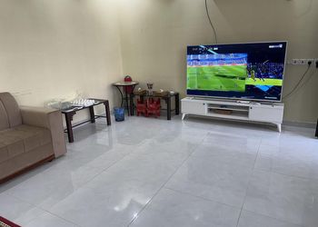 استراحة بمجلس وفناء خارجي 