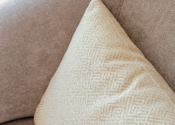 استديو بسرير ماستر وجلسة جانبية