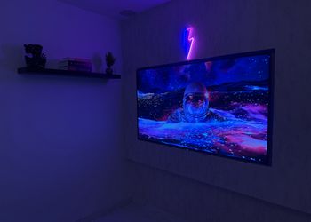 استديو بأثاث مريح وبسيط 
