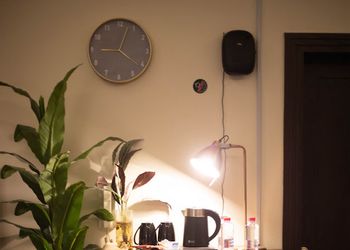 شقة  بصالة جلوس وغرفة نوم