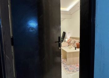 استديو هادئ بسرير ماستر 