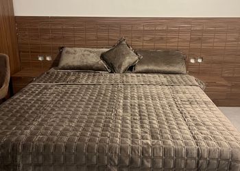 شاليه بمسطح اخضر