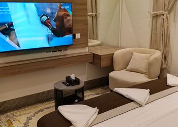 استديو بسرير ماستر وجلسة جانبية