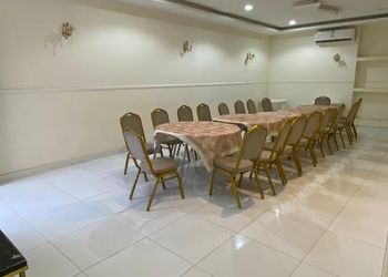شالية بمجلس مطل على المسبح 