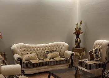 استراحة بمسطح اخضر وجلسة خارجية