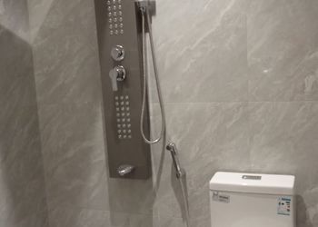 شقة بصالة مريحة وغرفة نوم 