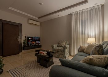 شقة بغرفة معيشة وغرفة نوم 