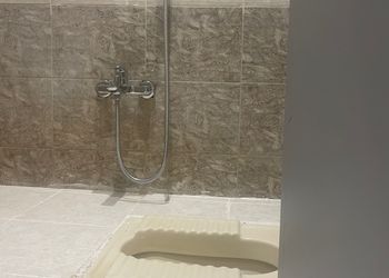 استديو بسرير ماستر وجلسة 