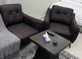 استديو بسرير ماستر وجلسة جانبية