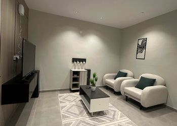 استديو هادئ بدخول ذاتي 