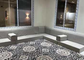 شاليه بألعاب مائية وصالة جلوس