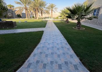 استراحة بمسطح اخضر و العاب اطفال