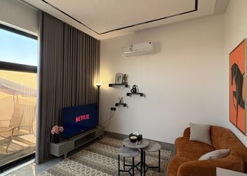 استديو هادئ بدخول ذاتي 