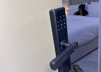 استديو هادئ بحديقة خارجية
