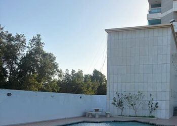 شقة بصالة مريحة وغرفتين نوم 