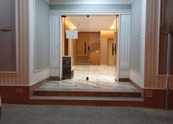 استديو بسرير ماستر وجلسة جانبية