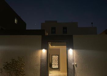شقة بصالة أنيقة وغرفة نوم 