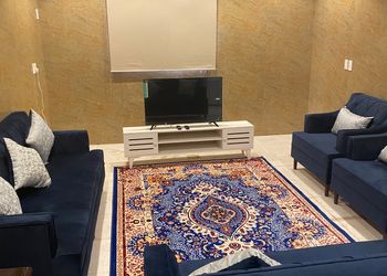 شقة بثلاث غرف نوم وصالة جلوس