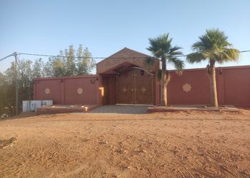بيت شعر بجلسة ومرافق مشتركة 