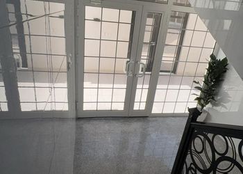 استديو بسرير ماستر وجلسة جانبية 