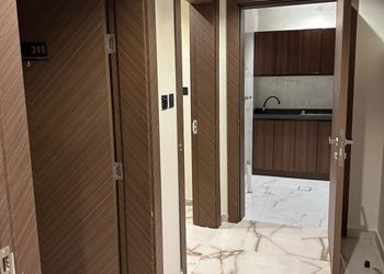 استديو بأثاث مريح وبسيط 
