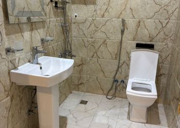 شقة بغرفة معيشة وغرفة نوم 