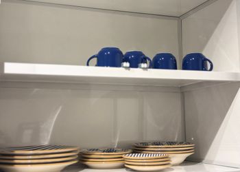 شقة بغرفة معيشة وغرفة نوم 